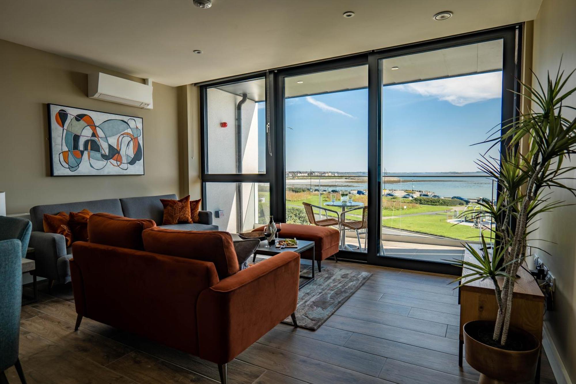 Shoreline Apartments กัลเวย์ ภายนอก รูปภาพ