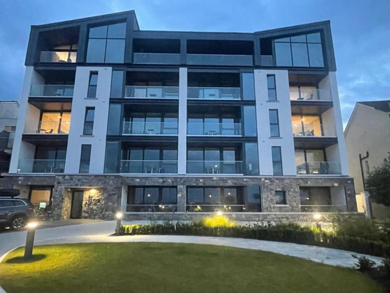 Shoreline Apartments กัลเวย์ ภายนอก รูปภาพ