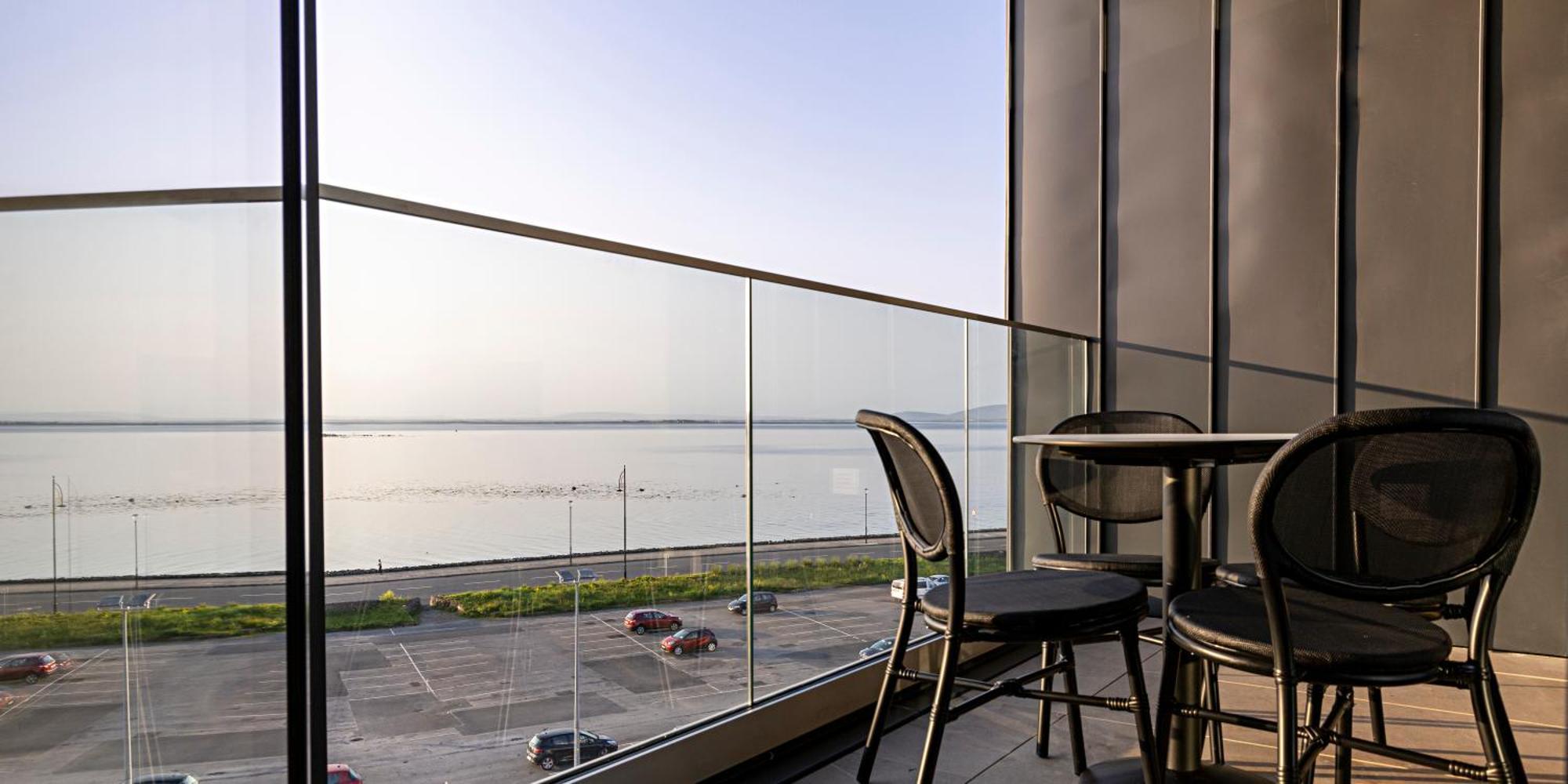 Shoreline Apartments กัลเวย์ ภายนอก รูปภาพ