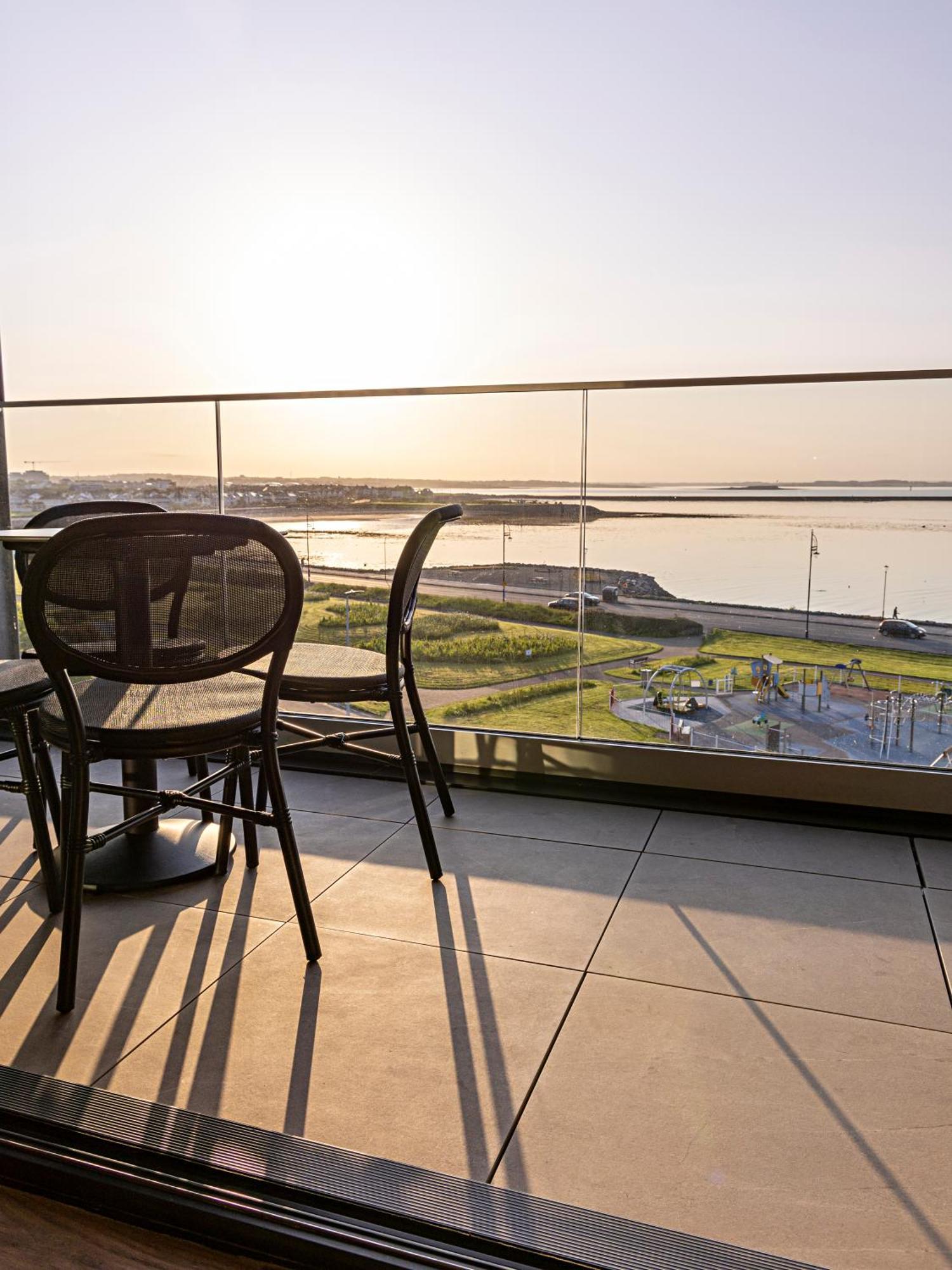 Shoreline Apartments กัลเวย์ ภายนอก รูปภาพ